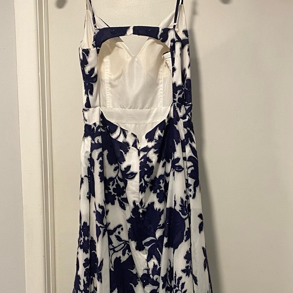 Xscape formal long prom dress size 8. Navy and white, bell shaped full skirt. - Picture 2 of 5